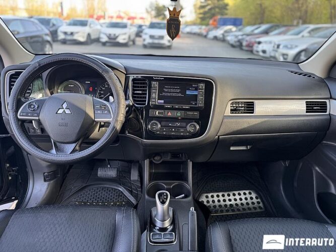 Mitsubishi Outlander 46 interauto-car
