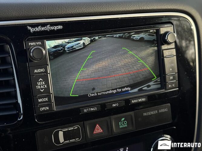 Mitsubishi Outlander 42 interauto-car