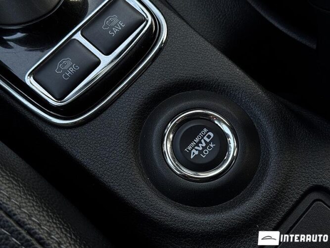 Mitsubishi Outlander 44 interauto-car