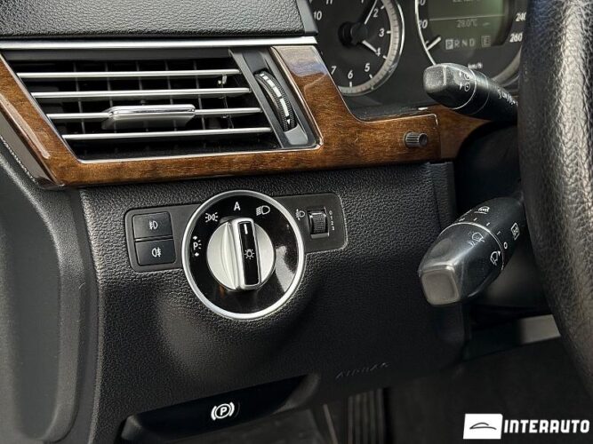 Mercedes E 200 38 interauto-car