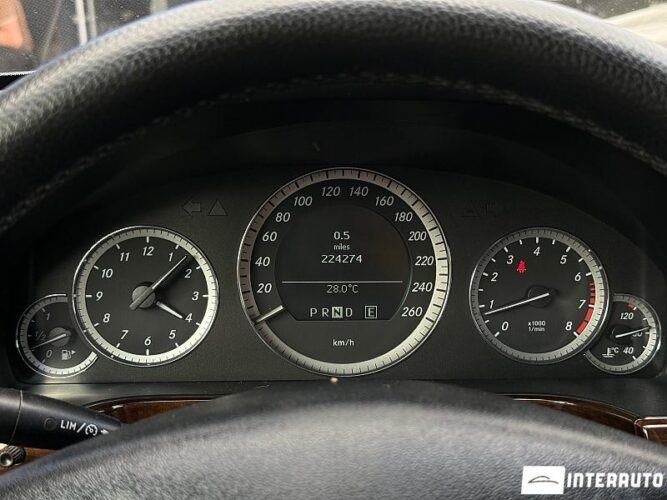 Mercedes E 200 42 interauto-car