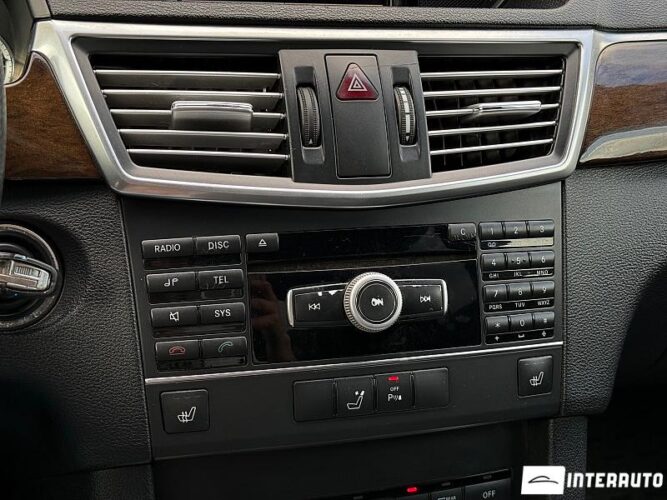 Mercedes E 200 44 interauto-car