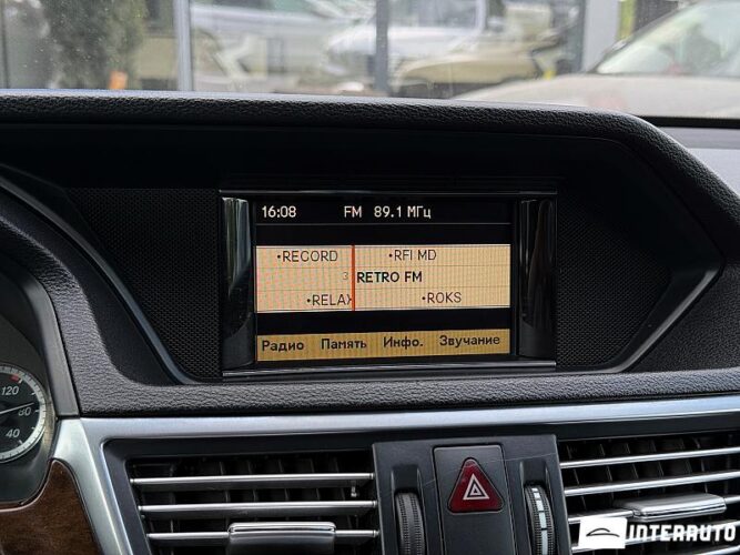 Mercedes E 200 43 interauto-car