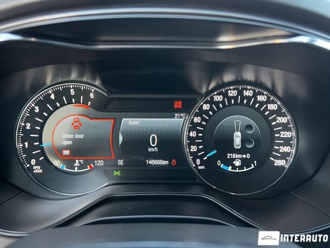 Ford Mondeo 40 interauto-car