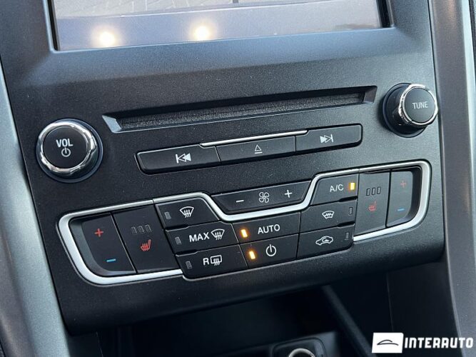 Ford Mondeo 42 interauto-car