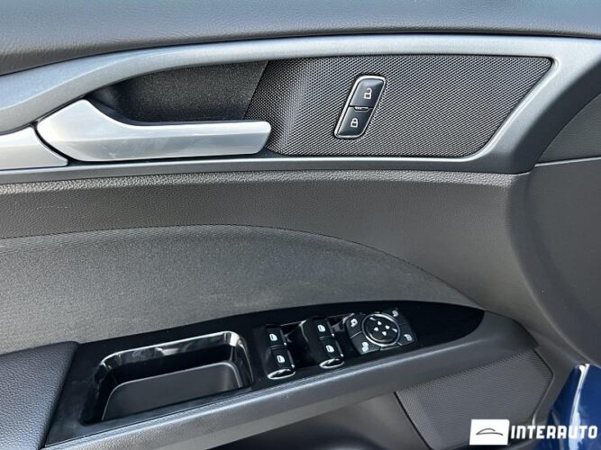 Ford Mondeo 44 interauto-car