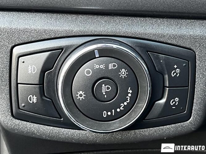 Ford Mondeo 43 interauto-car