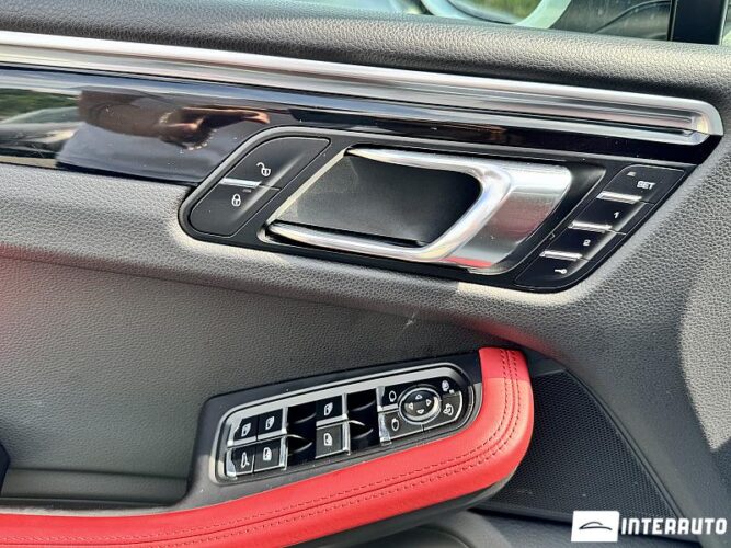 Porsche Macan 59 interauto-car