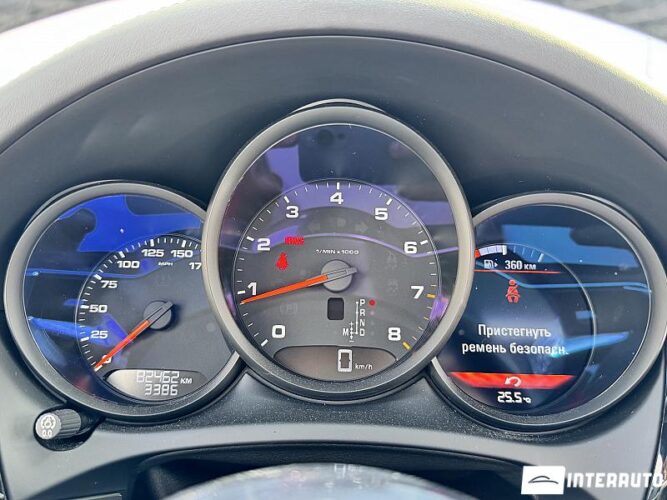 Porsche Macan 47 interauto-car