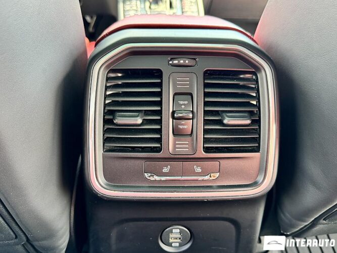 Porsche Macan 62 interauto-car