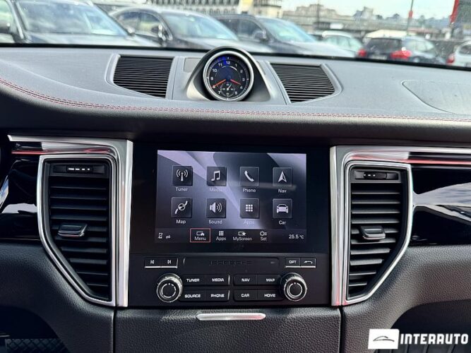 Porsche Macan 48 interauto-car