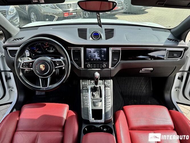 Porsche Macan 45 interauto-car