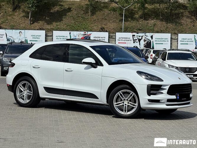Porsche Macan 38 interauto-car