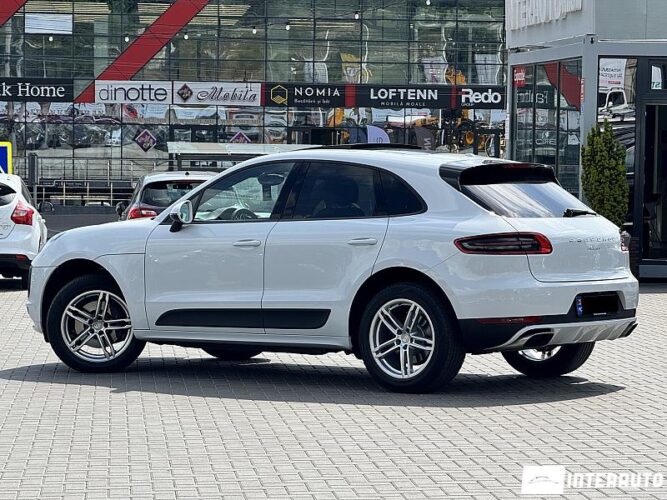 Porsche Macan 42 interauto-car