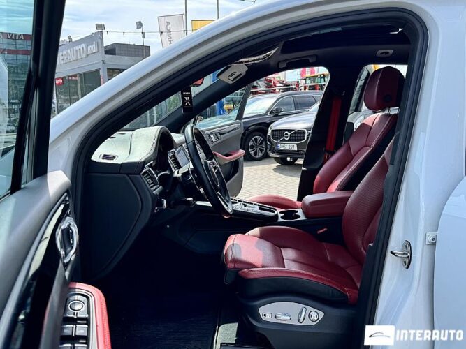 Porsche Macan 44 interauto-car