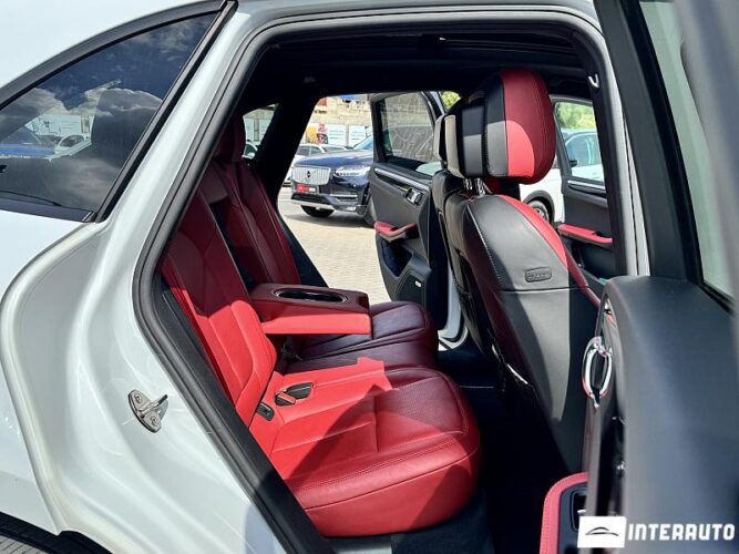 Porsche Macan 53 interauto-car