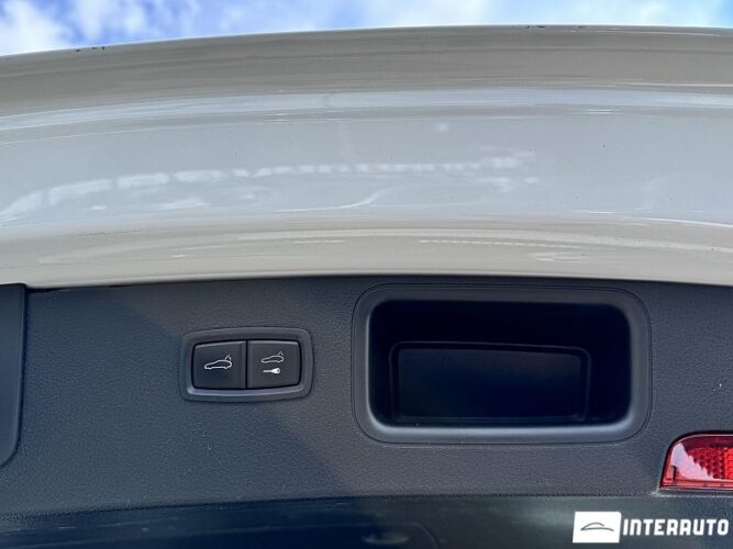 Porsche Macan 63 interauto-car