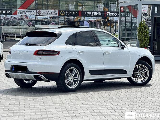 Porsche Macan 41 interauto-car