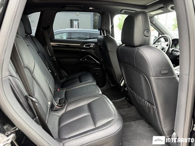 Porsche Cayenne S Hybrid 39 interauto-car