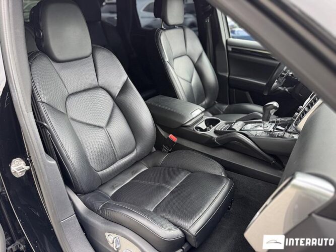 Porsche Cayenne S Hybrid 37 interauto-car