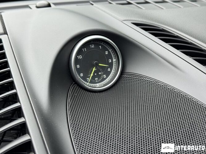 Porsche Cayenne S Hybrid 45 interauto-car