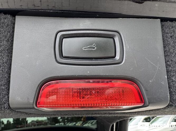 Porsche Cayenne S Hybrid 47 interauto-car