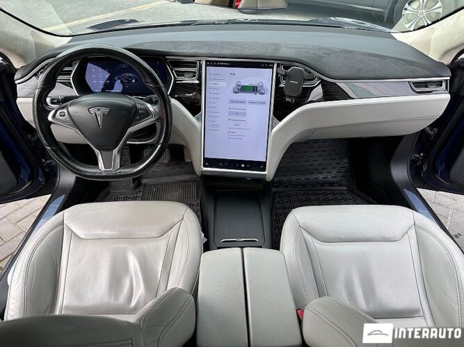 Tesla Model S 37 interauto-car