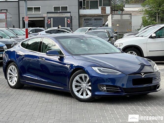 Tesla Model S 30 interauto-car