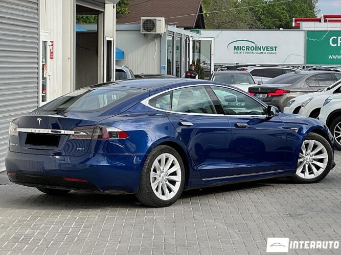Tesla Model S 31 interauto-car