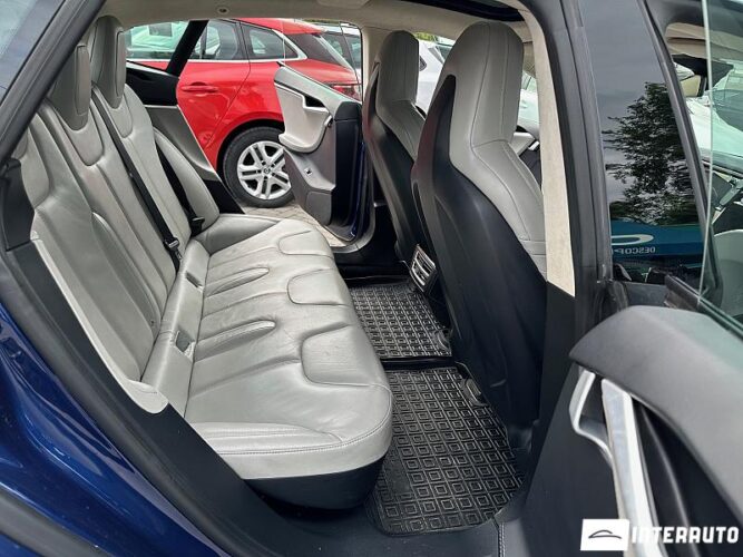 Tesla Model S 35 interauto-car
