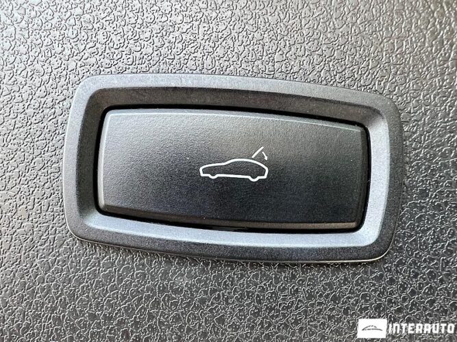 Porsche Macan 48 interauto-car