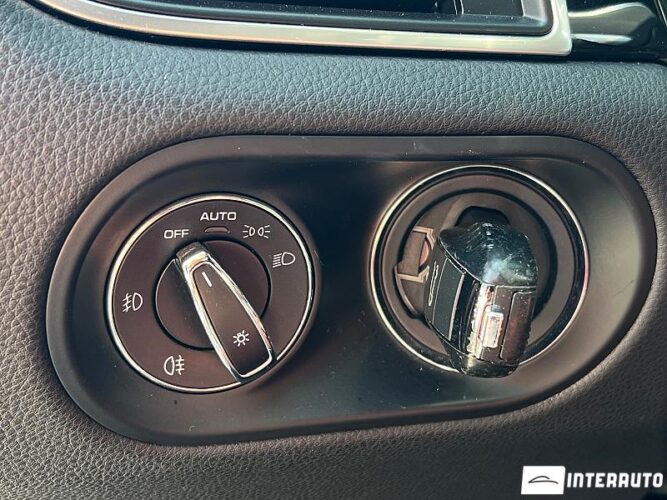 Porsche Macan 36 interauto-car