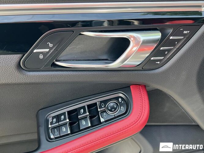 Porsche Macan 35 interauto-car