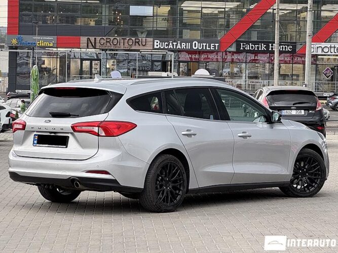 Ford Focus 34 interauto-car