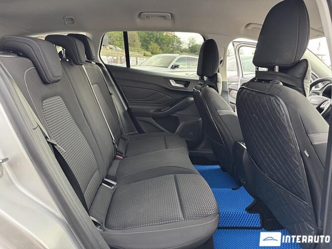 Ford Focus 46 interauto-car