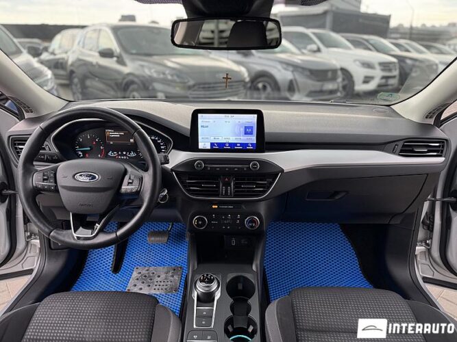 Ford Focus 37 interauto-car