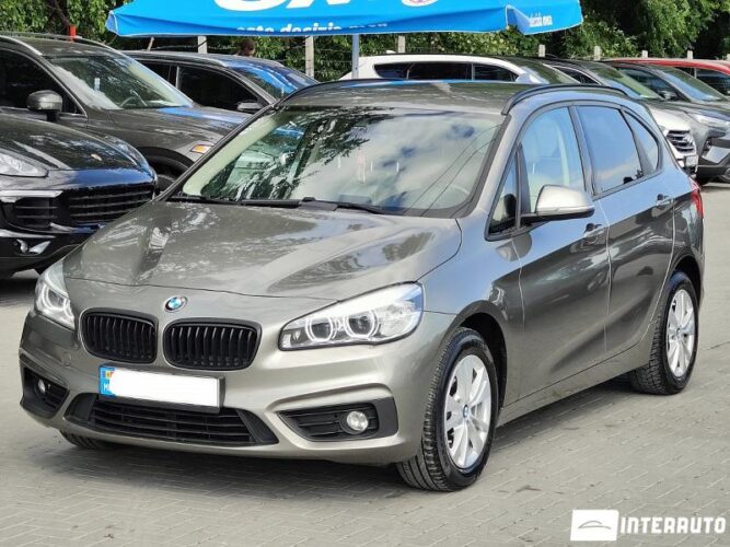 BMW 216d 31 interauto-car