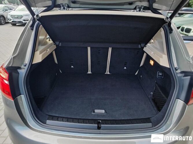 BMW 216d 35 interauto-car