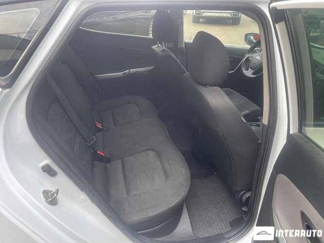 Kia Ceed 44 interauto-car