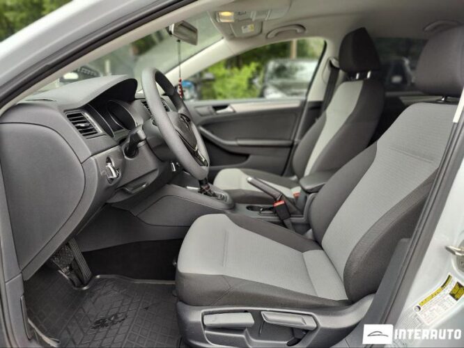 Volkswagen Jetta 29 interauto-car