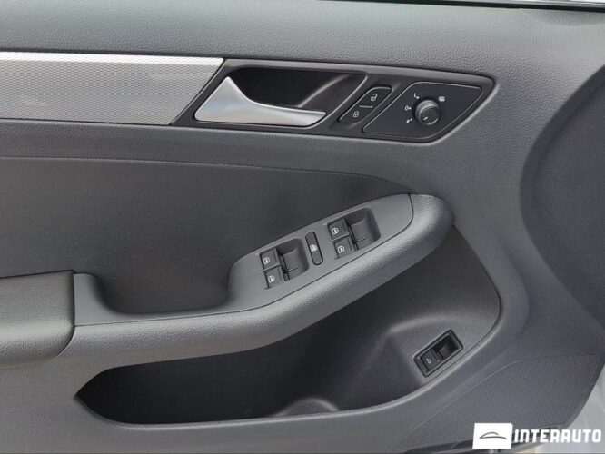 Volkswagen Jetta 38 interauto-car