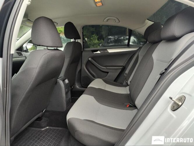 Volkswagen Jetta 32 interauto-car