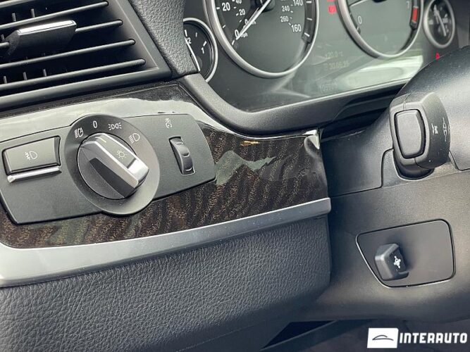 BMW 528 35 interauto-car