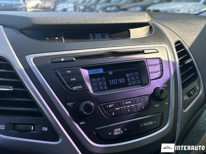 Hyundai Elantra 35 interauto-car