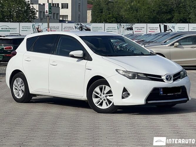 Toyota Auris 32 interauto-car