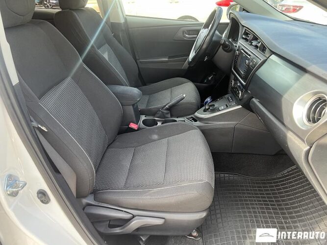 Toyota Auris 44 interauto-car