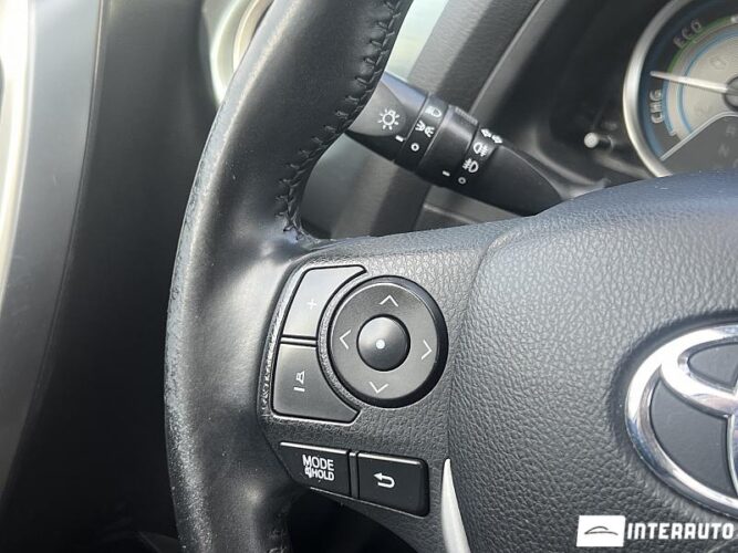 Toyota Auris 38 interauto-car