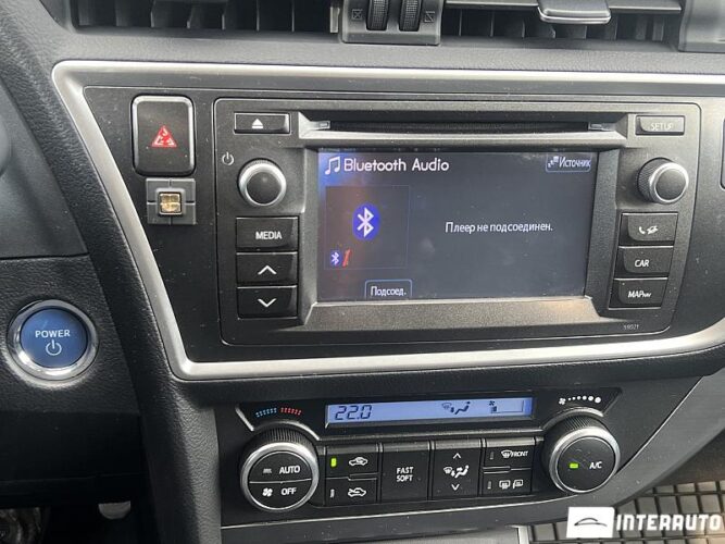 Toyota Auris 42 interauto-car