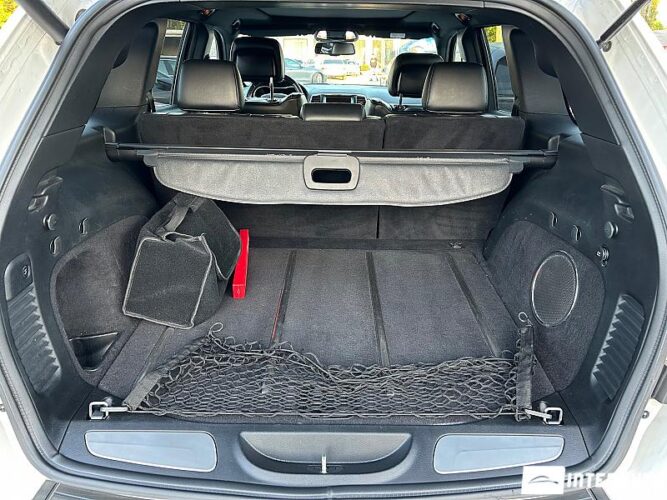 Jeep Grand Cherokee 53 interauto-car