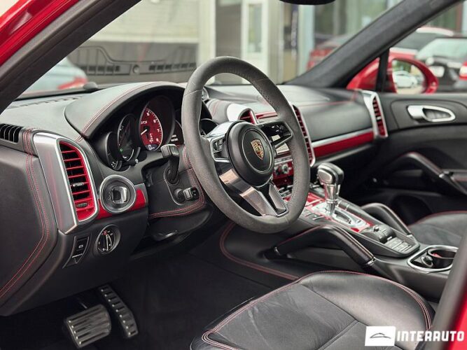 Porsche Cayenne GTS 44 interauto-car